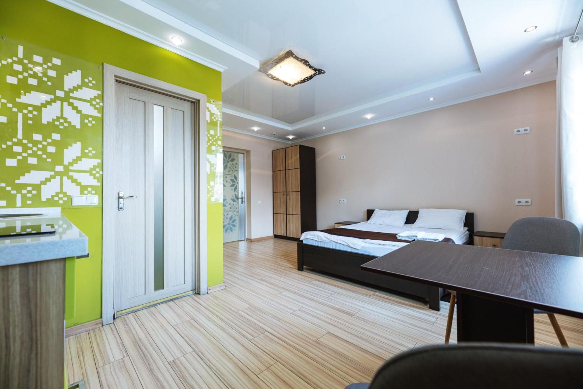 Guest House "Vladimirskaya 42" Киев Екстериор снимка