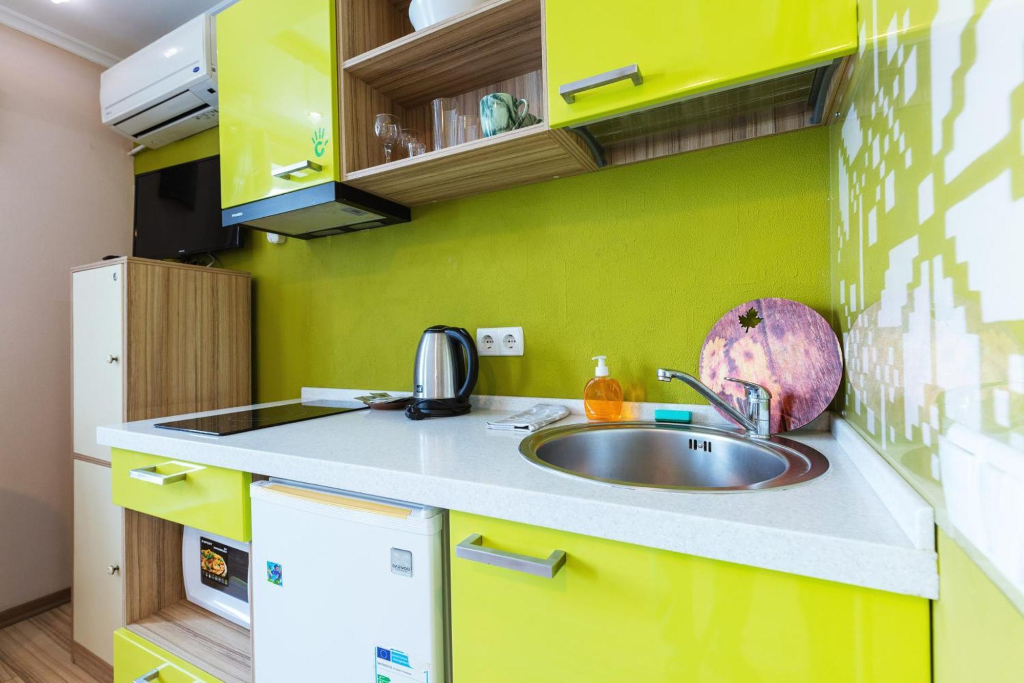 Guest House "Vladimirskaya 42" Киев Екстериор снимка