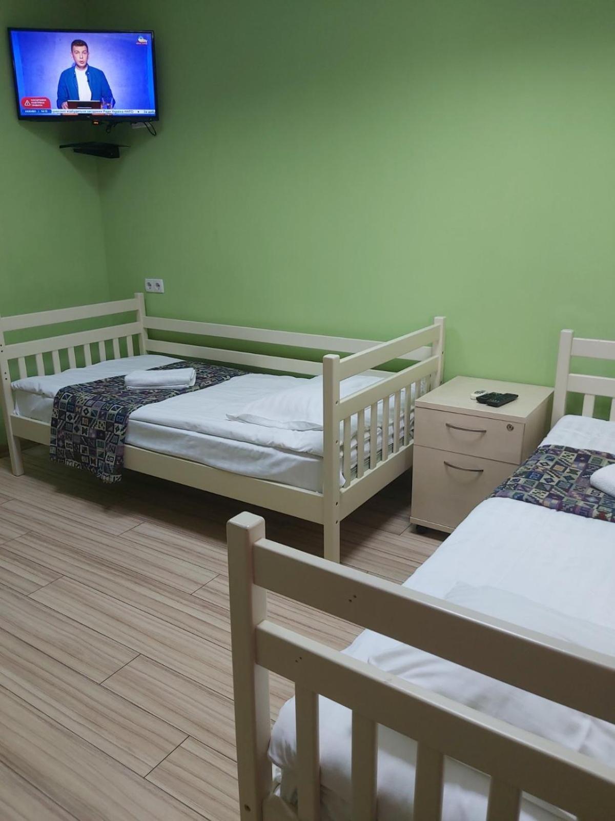 Guest House "Vladimirskaya 42" Киев Екстериор снимка