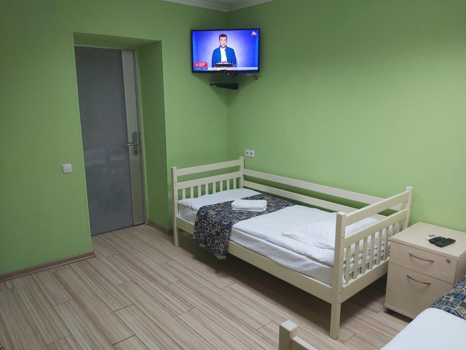 Guest House "Vladimirskaya 42" Киев Екстериор снимка