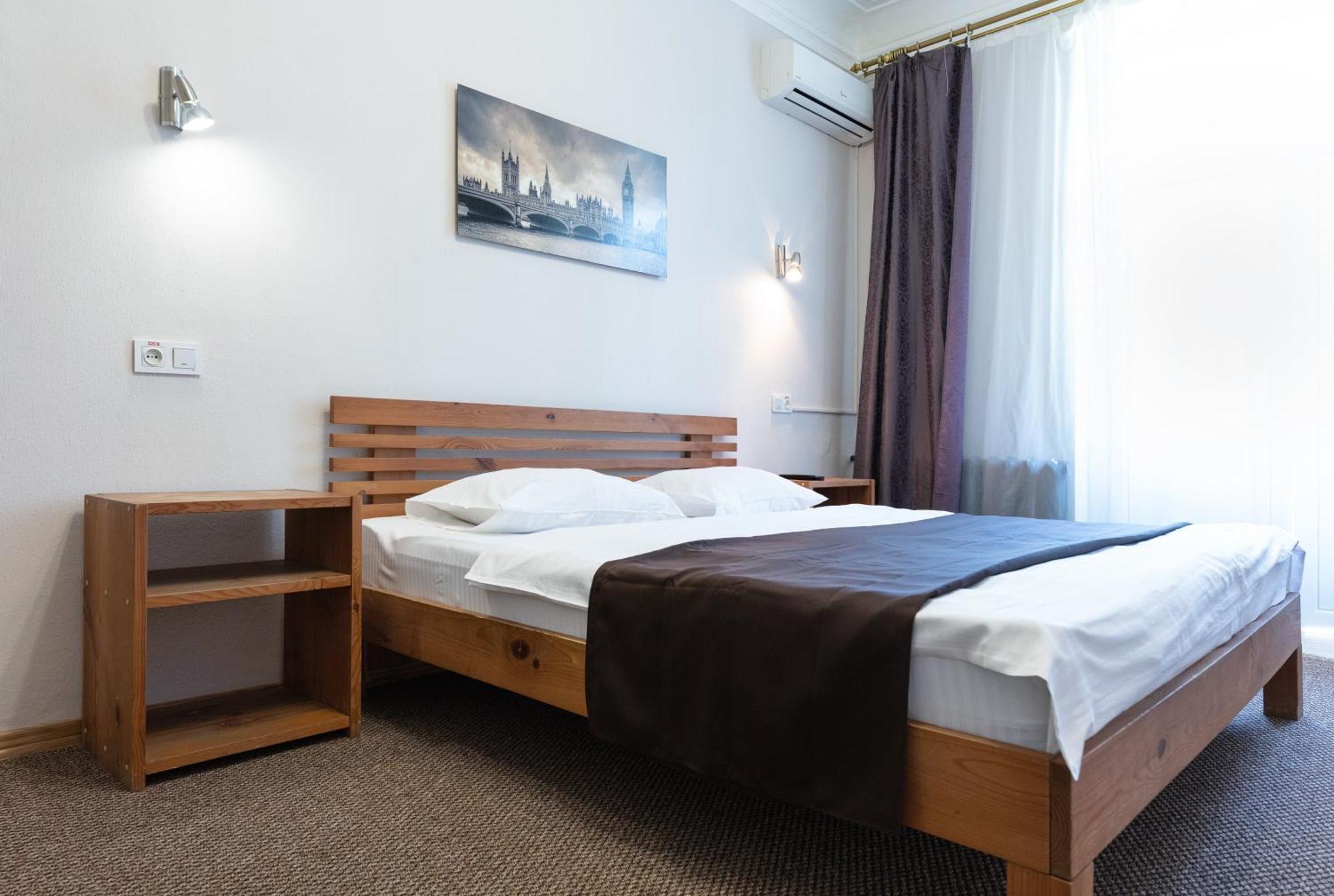 Guest House "Vladimirskaya 42" Киев Екстериор снимка