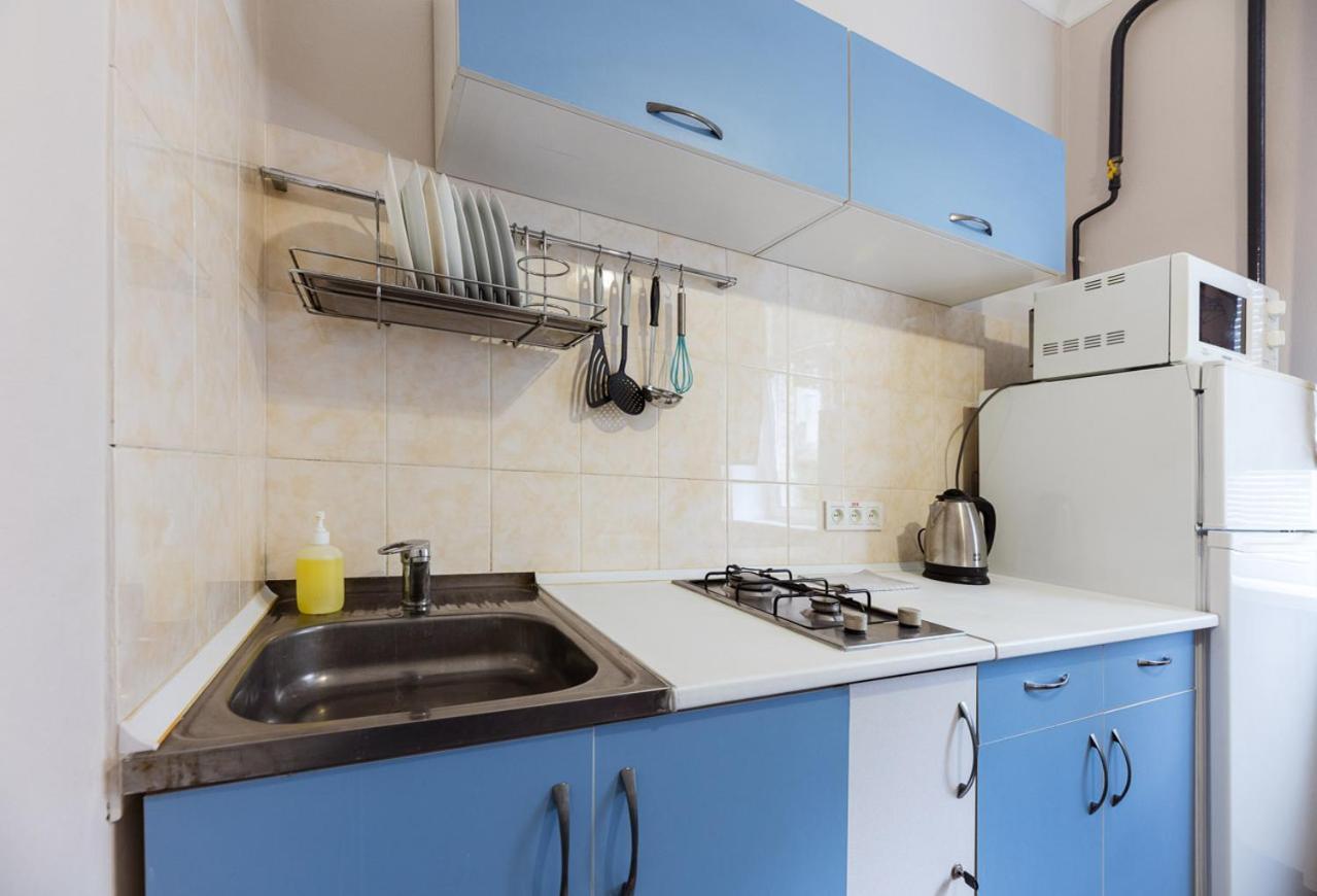 Guest House "Vladimirskaya 42" Киев Екстериор снимка