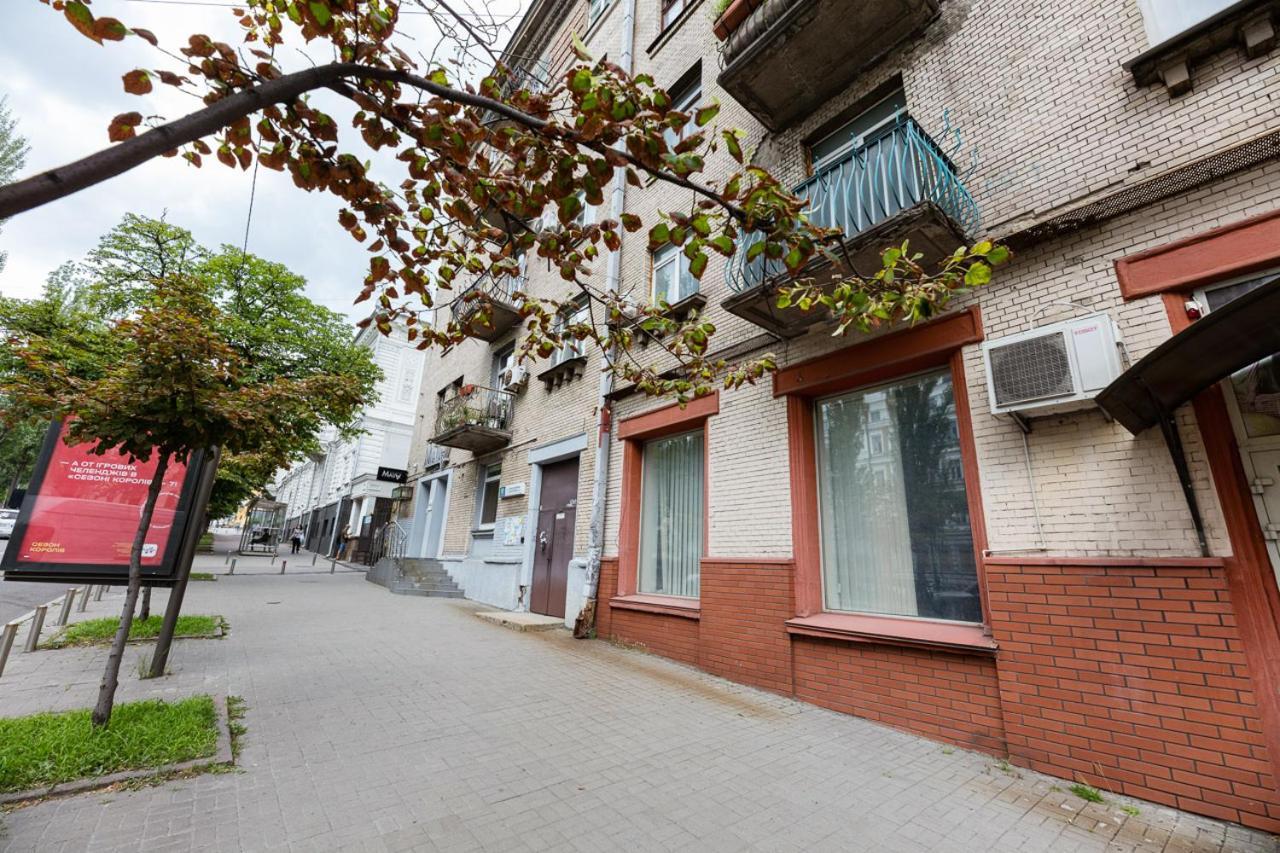 Guest House "Vladimirskaya 42" Киев Екстериор снимка