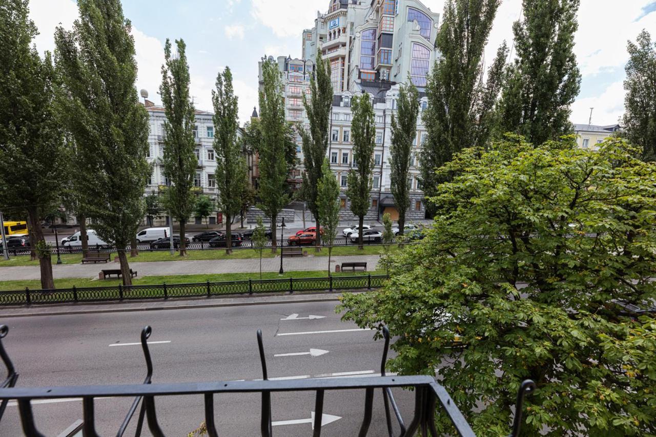 Guest House "Vladimirskaya 42" Киев Екстериор снимка