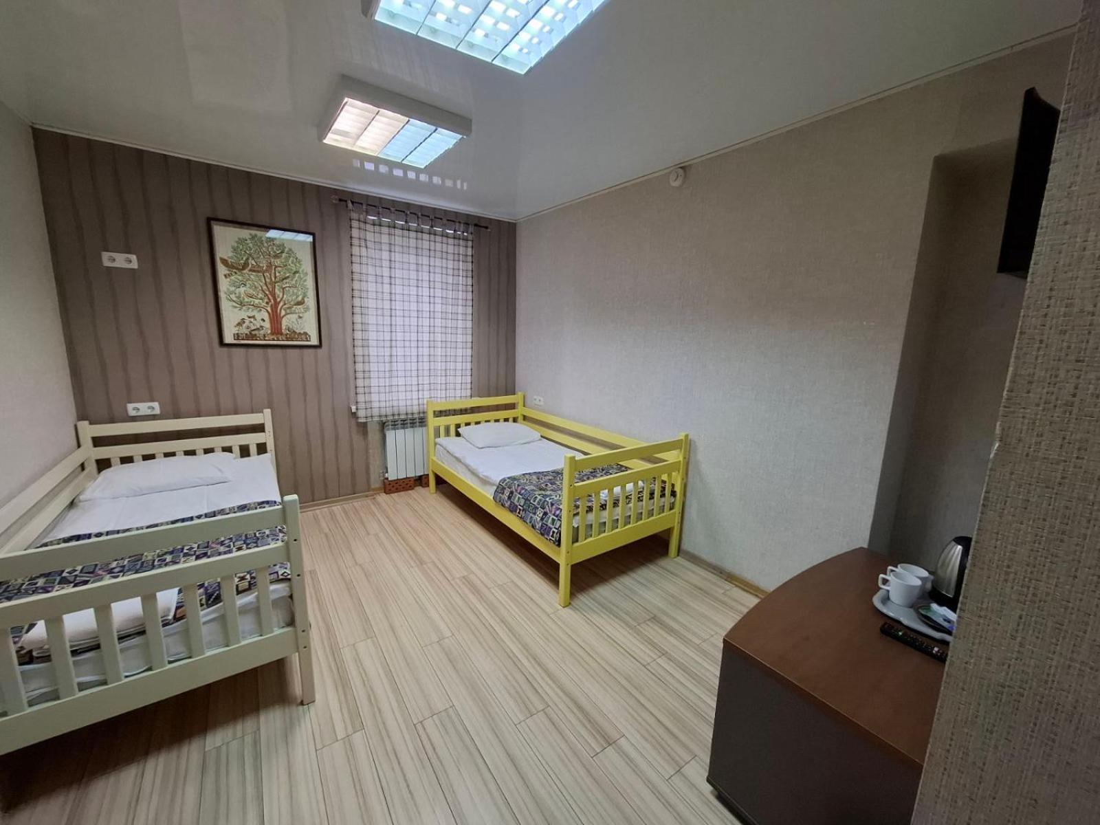 Guest House "Vladimirskaya 42" Киев Екстериор снимка